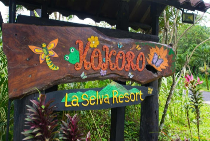 Gemini ha detto
Insegna in legno Kokoro La Selva Resort. Relax e benessere ai piedi del vulcano Arenal tra fiori e farfalle della giungla.