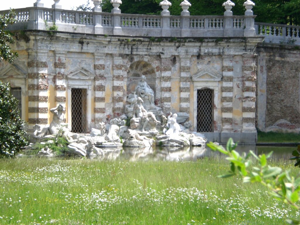 Residenza Sabauda di Agliè: un viaggio nella storia dei Savoia. Fontana Settecentesca.